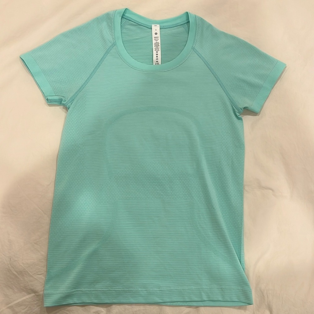 Lululemon Swiftly Tech Short Sleeve (racer length) - light turquoise 4